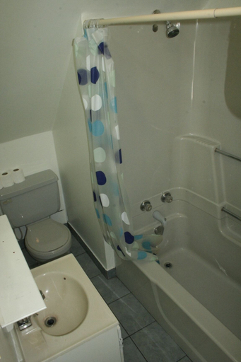 Bathroom 4, Auberge Amérik, Communauté-Urbaine-de-Québec