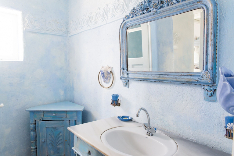 Bathroom 4, Cavo Delos, South Aegean
