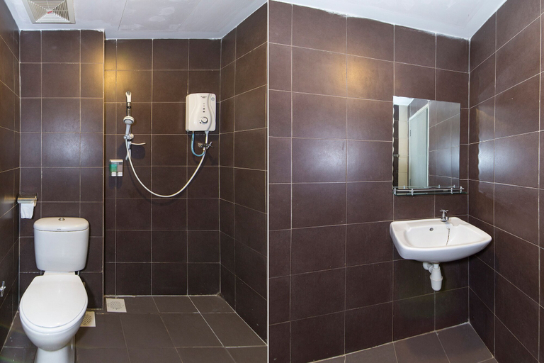 Bathroom 5, Simms Grand Inn, Kuala Lumpur