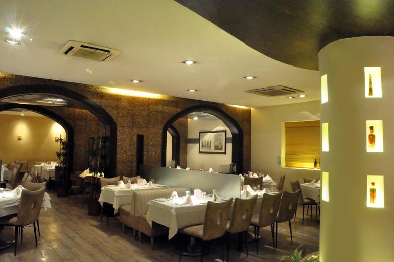 Food & Drinks 5, Abbott Hotel, Thane
