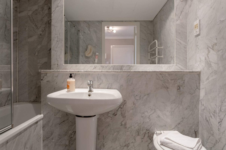 Bathroom 3, Bright, Modern One-bed With Stunning View of Thames, London