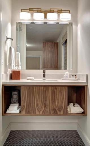 Bathroom 4, Hotel Durant, Pitkin