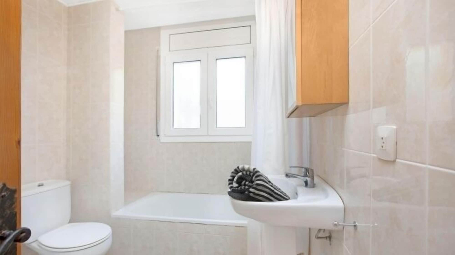 Bathroom 3, Apartamento Cenit, Girona