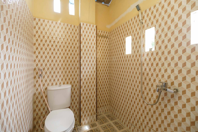 Bedroom 4, RedDoorz Syariah near Stasiun Kereta Api Kisaran, Asahan
