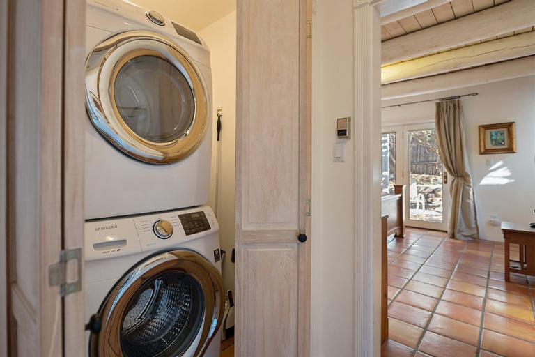 Others 4, Wisteria - Delightful Updated Family Home, Seven Blocks to the Plaza, Santa Fe