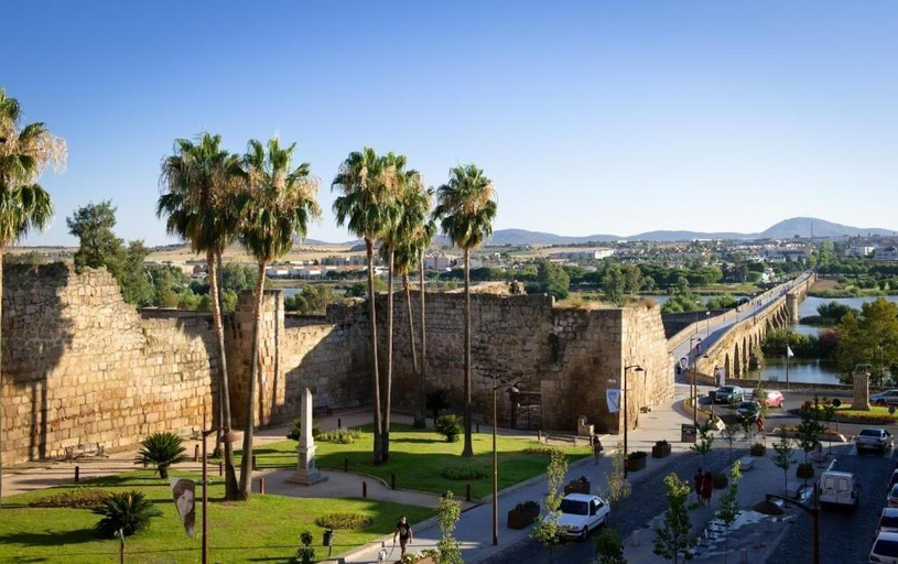 Exterior & Views, Aparthotel Capitolina, Badajoz
