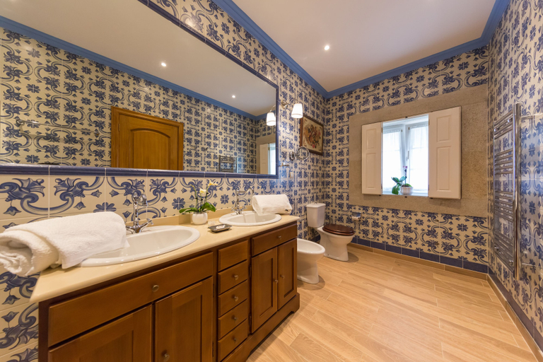 Bathroom 5, Casa de São Domingos, Peso da Régua