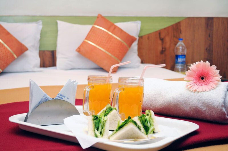 Food & Drinks, Hotel Radhika Palace, Satara