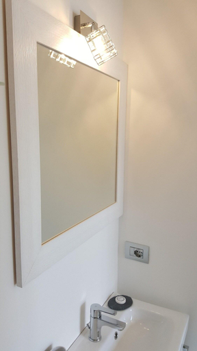 Bathroom 5, B&B De Gasperi 55, Napoli