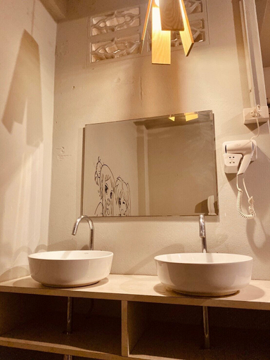 Bathroom, The Hive Hatyai Hostel, Hat Yai