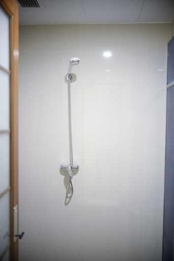 Bathroom 5, JH Hotel, Singapore