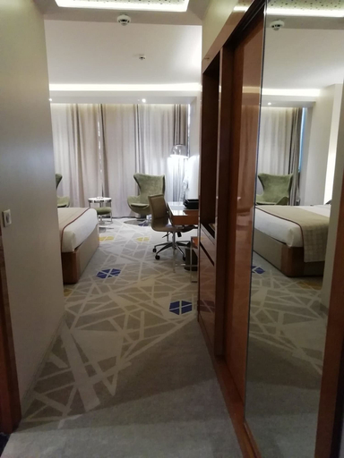 Bedroom 2, Ferdi Lilly, El Achour