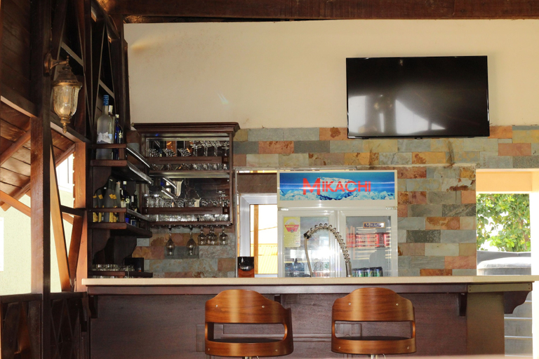 Food & Drinks 4, Platinum Court, Akwapim South
