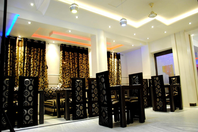 Food & Drinks 4, FabHotel Alpine, Agra