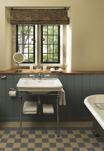 Bathroom 4, Ard na Sidhe Country House Hotel