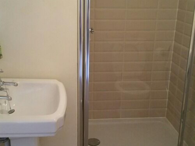 Bathroom 4, The George Inn, Slough