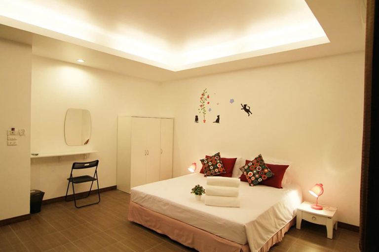 Bedroom 3, White Cat Hotel, Takua Pa