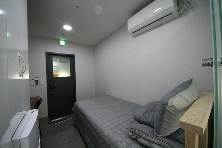 Bedroom 3, Anam House, Seongbuk