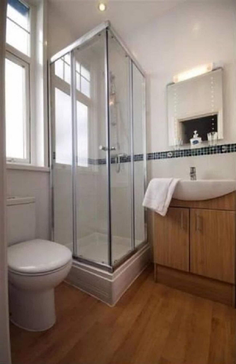 Bathroom 3, The Paris Hotel, Cornwall