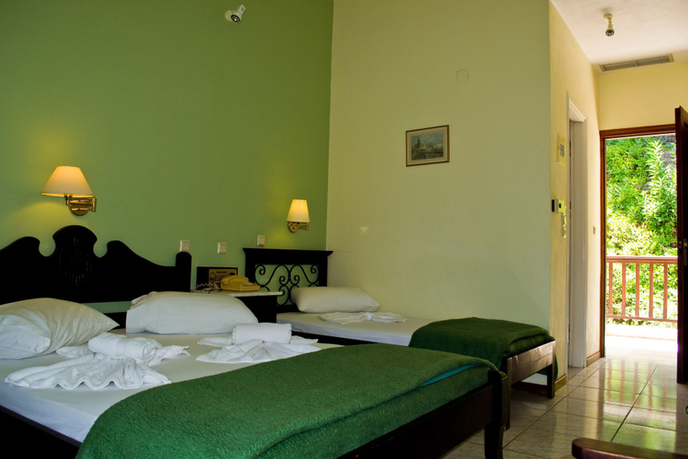 Bedroom 3, Daphne Hotel, North Aegean