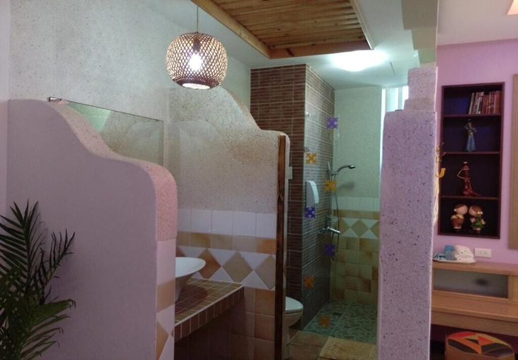 Bathroom 4, Xing Yu Inn, Pingtung