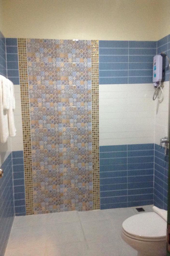 Bathroom 5, The Moonlight Resort, Ban Chang