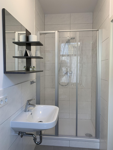 Bathroom 5, Rhöner Ferienwohnung, Wartburgkreis