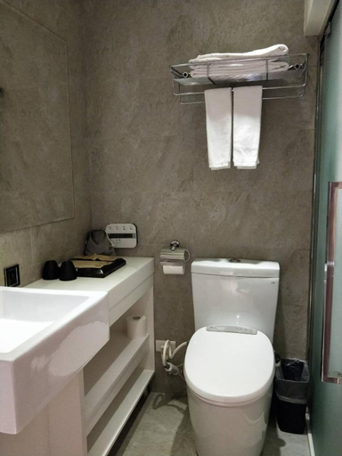 Bathroom 5, Via Hotel Zhongxiao, Taipei City