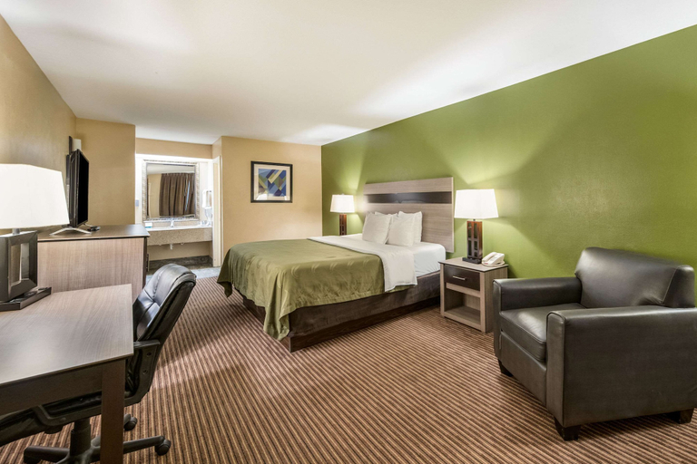 Bedroom 3, Quality Inn & Suites Garland - East Dallas, Dallas