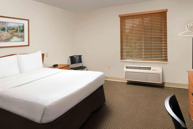 Bedroom 5, WoodSpring Suites Spartanburg Duncan I-85, Spartanburg