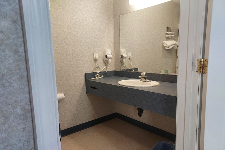 Bathroom 4, Studio Inn and Suites Absecon NJ, Atlantic City, Atlantic
