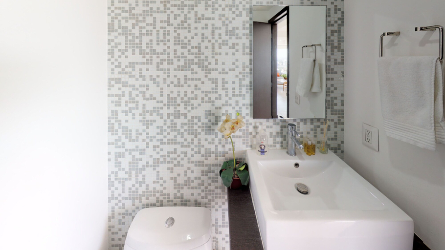 Bathroom 2, Comfortable Penthouse Incredible View 18A, Guadalajara