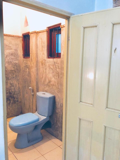 Bathroom 5, House of Ahasna, Katana