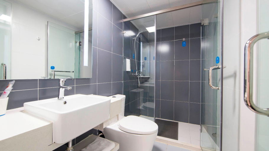 Bathroom 3, Hanting Hotel Dalian Chunliu Metro Station, Dalian