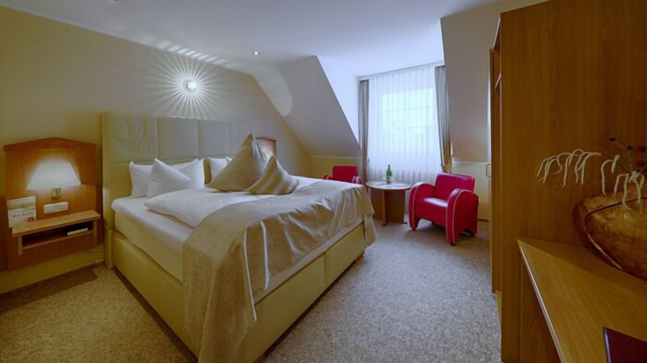 Bedroom 2, Hotel Auerhahn am Rennsteig, Hildburghausen