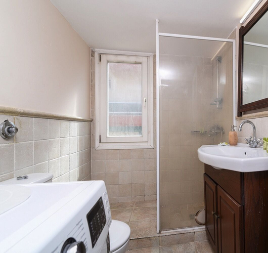 Bathroom 4, 90m² homm Sea View Apartment in Alimos, Attica