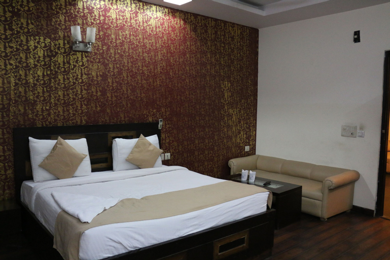 Bedroom 12