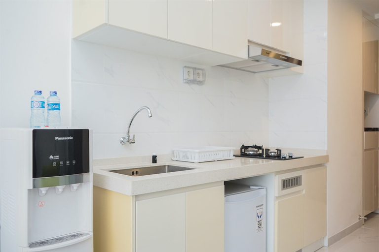 Others 4, Studio Room with Comfortable Design at Sky House BSD Apartment By Travelio, Tangerang Selatan