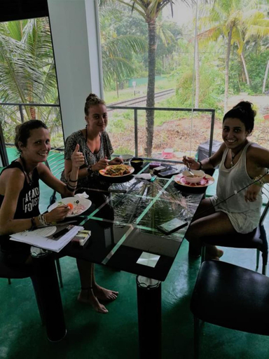 Food & Drinks 4, easy life happy home, Weligama