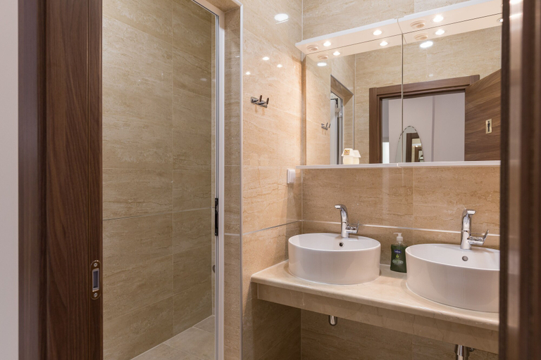 Bathroom 3, Hostel Free Bird - Adults Only, Dubrovnik