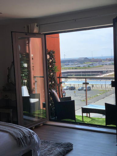 Others 4, Hideaway Bay, Swansea