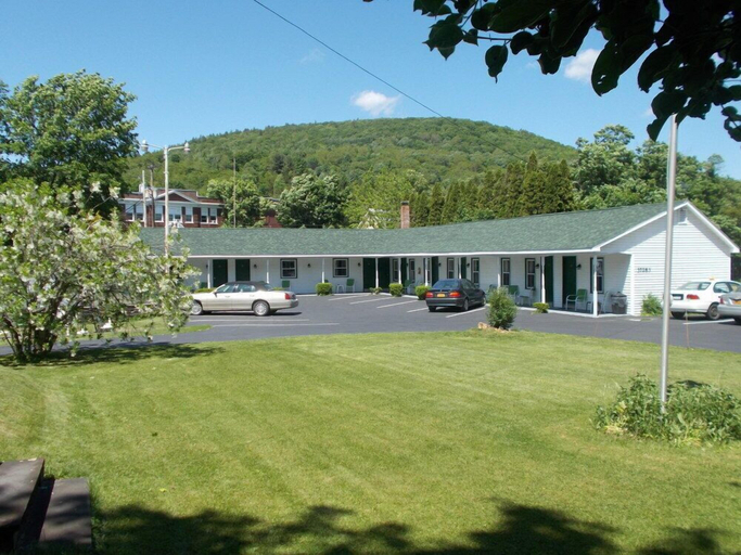 Exterior & Views 2, The Colonial Motel, Delaware