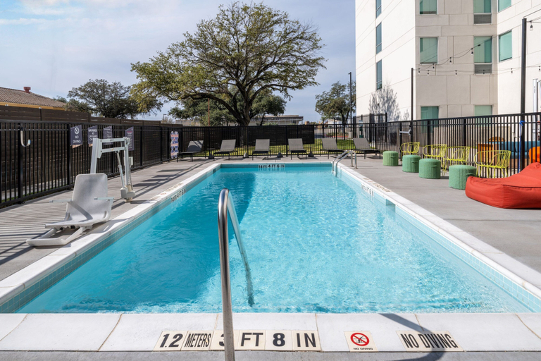 Sport & Beauty 5, Aloft by Marriott Austin South, Travis