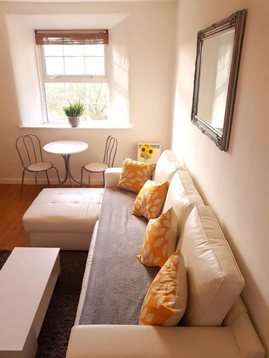 Others 5, Spacious Bright & Modern Living, Torbay