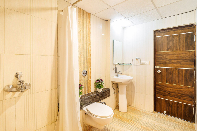 Bathroom 3, Windsor Castle Inn, Bangalore
