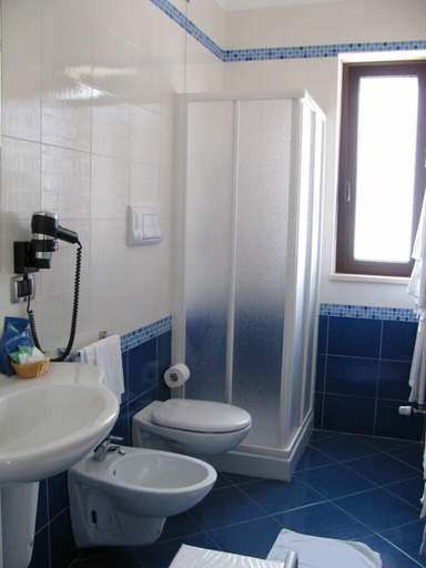 Bathroom 3, Ristorante Albergo Roma, Barletta-Andria-Trani