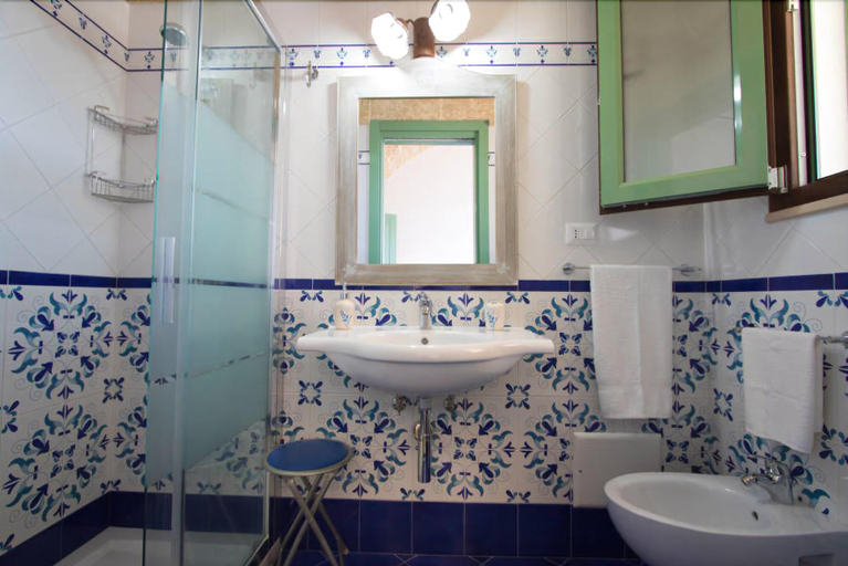 Bathroom 5, Casale De Li Canti, Lecce