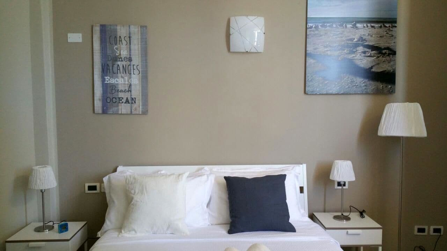 Bedroom 4, Luna Rooms, Savona