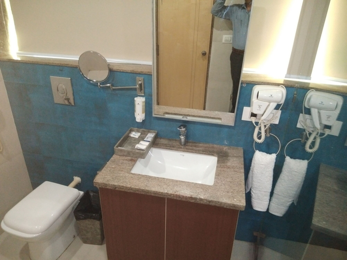 Bathroom 5, Hotel SN Blu, Ahmadabad
