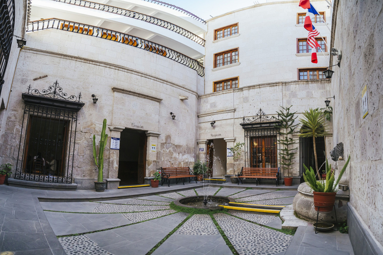 Exterior & Views